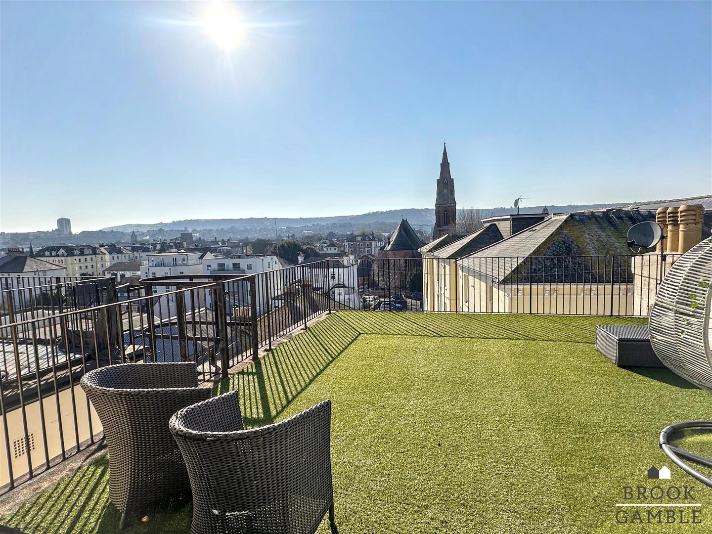 2 Bedroom Apartment - Purpose Built. Sussex Mansions in Eastbourne, East Sussex 14